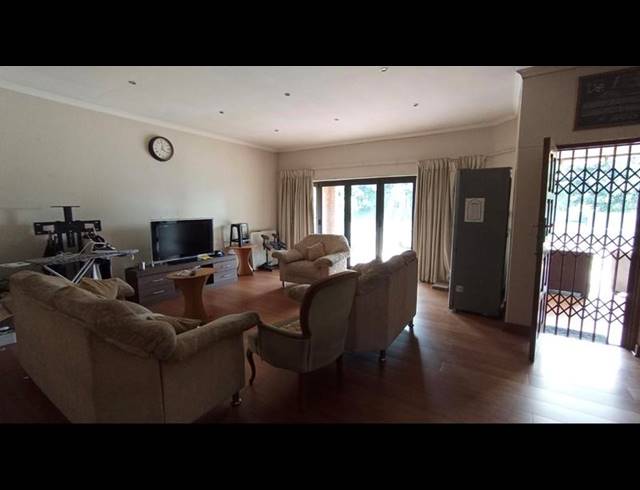 5 BEDROOM HOUSE FOR SALE IN SCOTTSVILLE